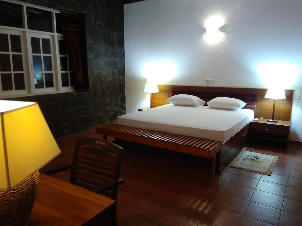 The Rock House Apartment Katunayake Homestay