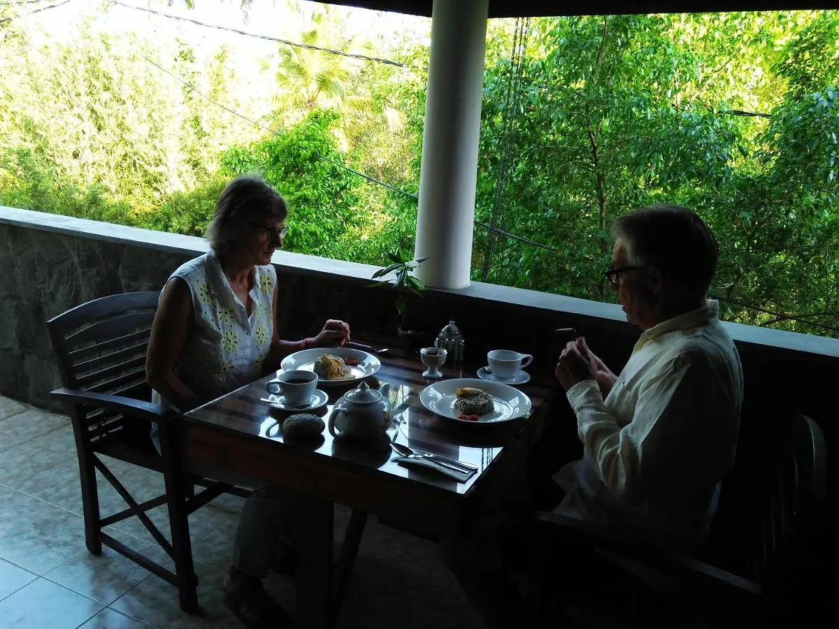 The Rock House Apartment Katunayake 0*,  Sri Lanka
